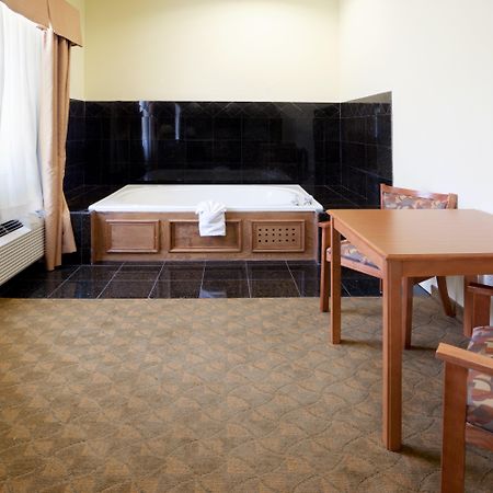 Holiday Inn Express Hotel & Suites Zapata By Ihg מראה חיצוני תמונה