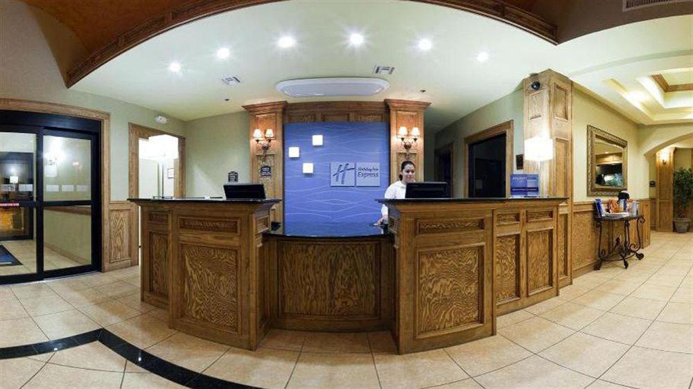 Holiday Inn Express Hotel & Suites Zapata By Ihg מראה חיצוני תמונה