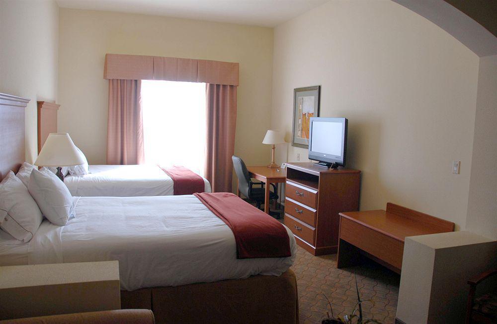 Holiday Inn Express Hotel & Suites Zapata By Ihg מראה חיצוני תמונה