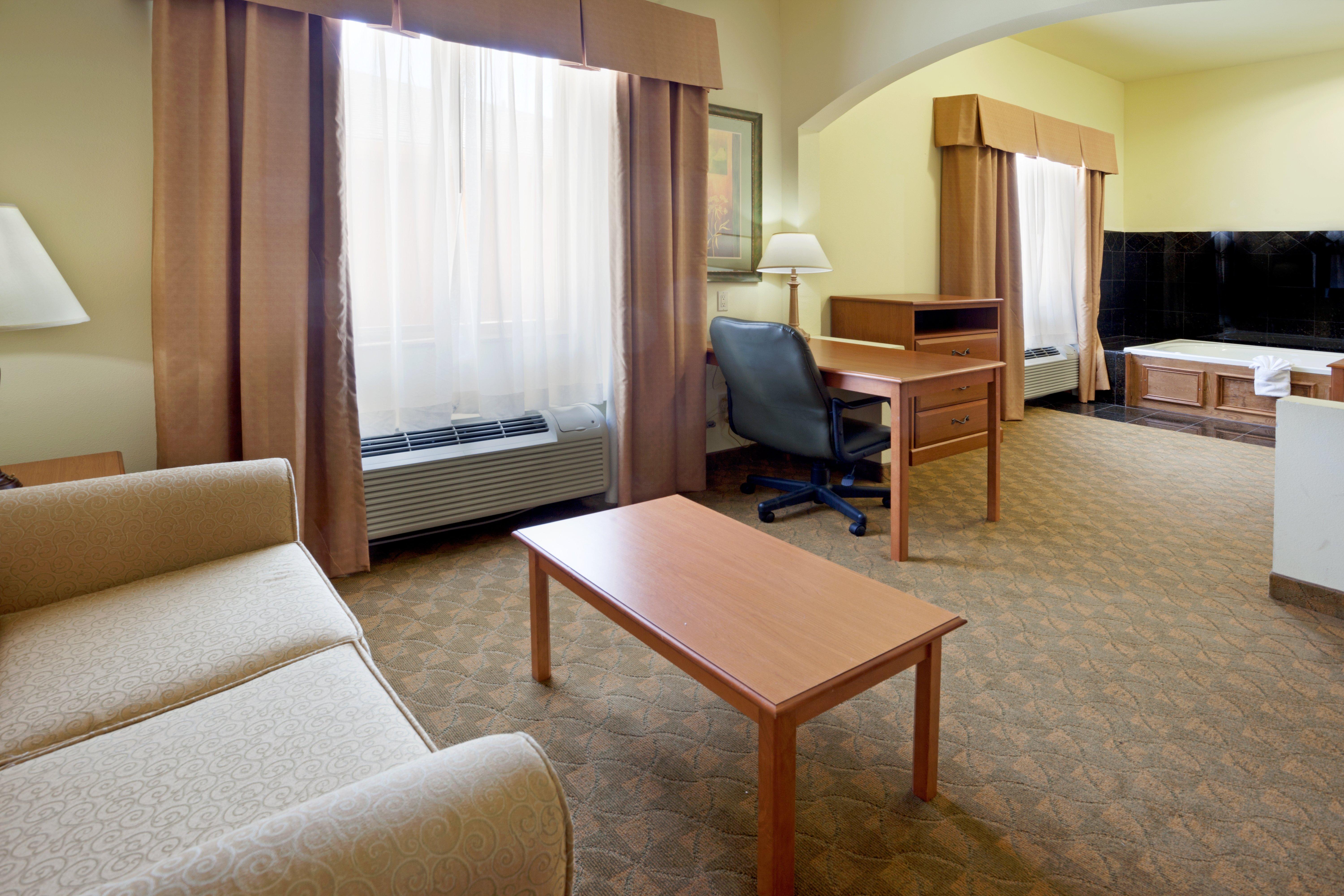 Holiday Inn Express Hotel & Suites Zapata By Ihg מראה חיצוני תמונה