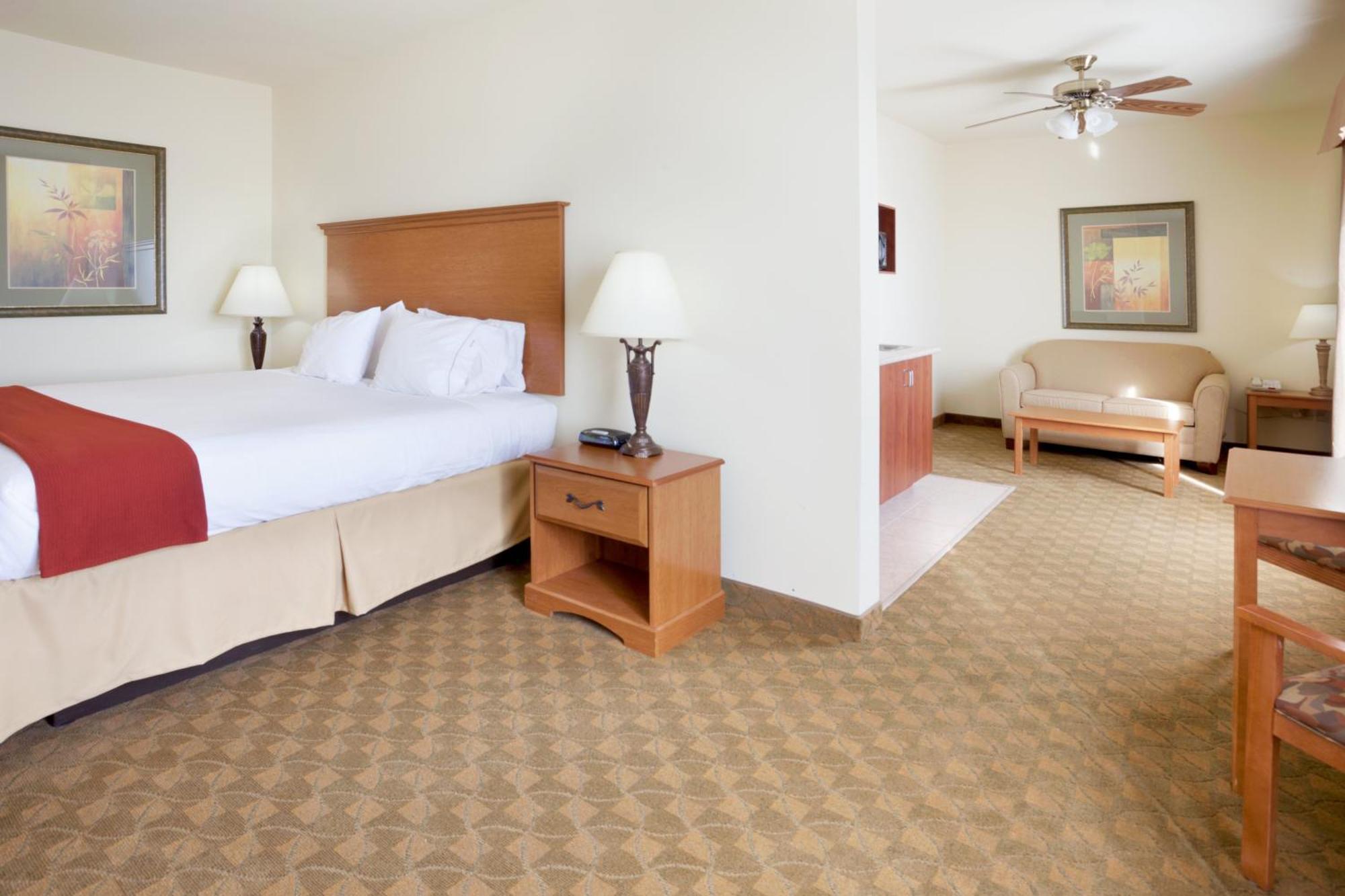 Holiday Inn Express Hotel & Suites Zapata By Ihg מראה חיצוני תמונה