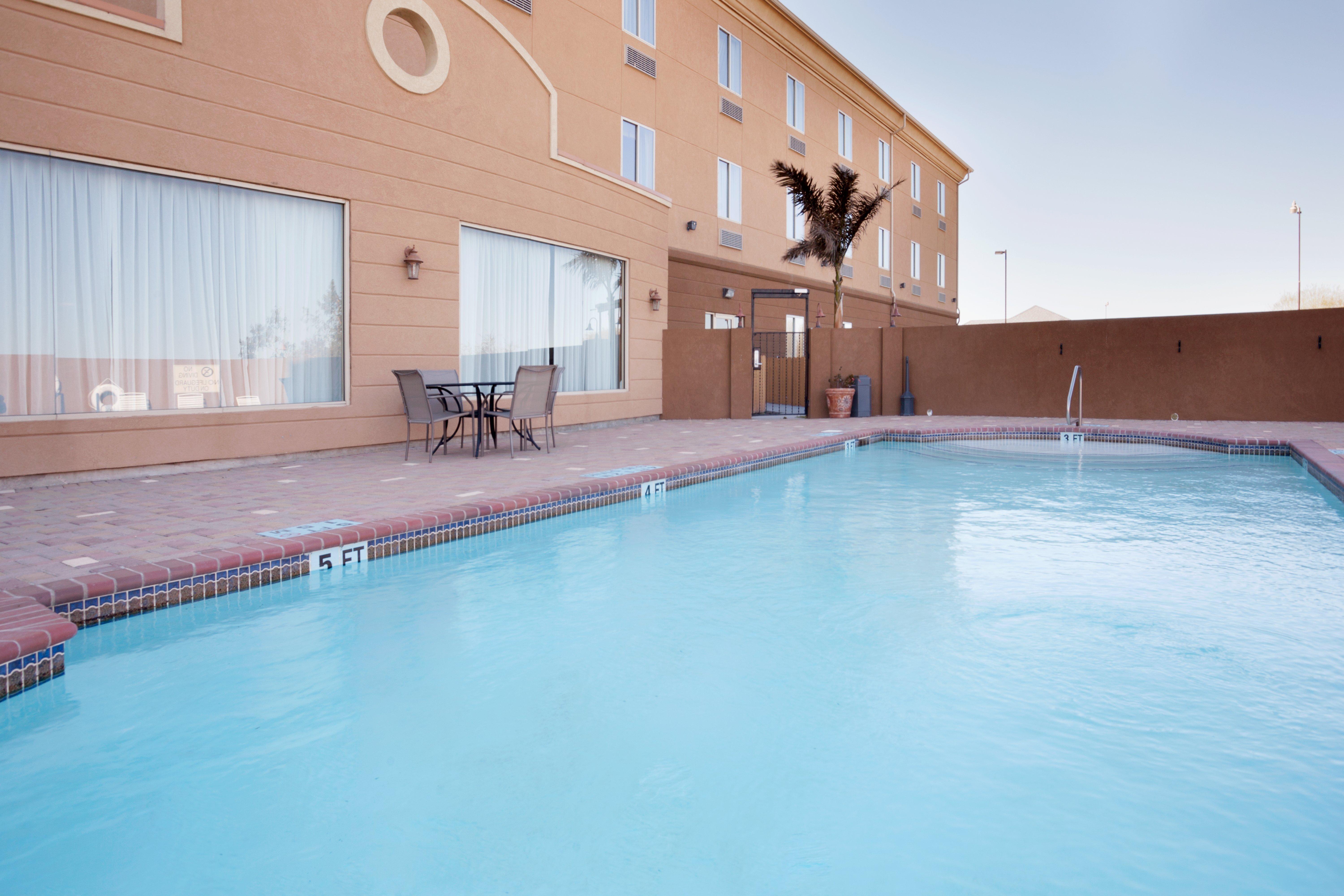 Holiday Inn Express Hotel & Suites Zapata By Ihg מראה חיצוני תמונה
