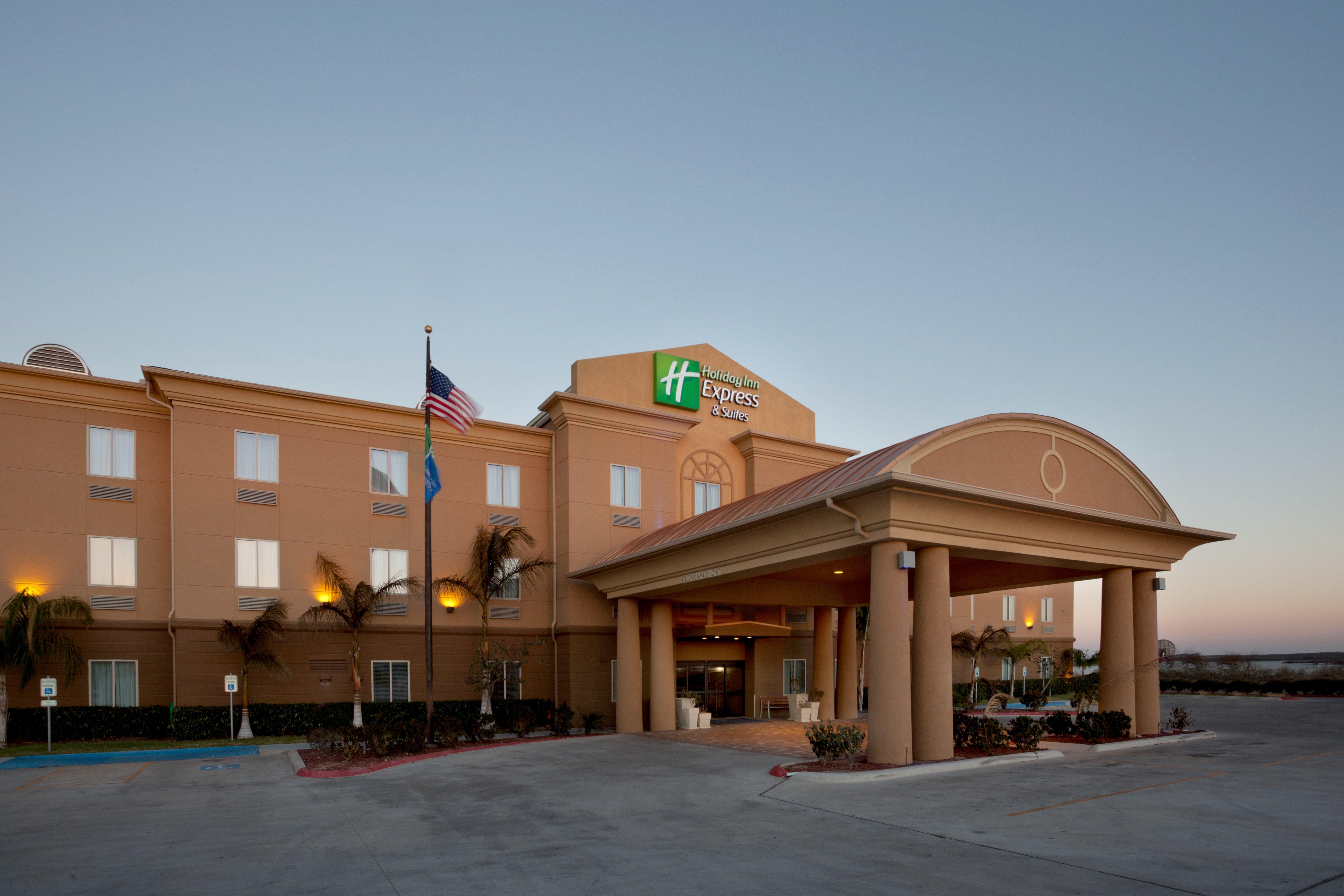 Holiday Inn Express Hotel & Suites Zapata By Ihg מראה חיצוני תמונה