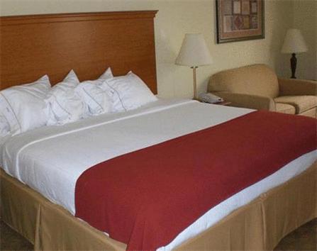 Holiday Inn Express Hotel & Suites Zapata By Ihg מראה חיצוני תמונה