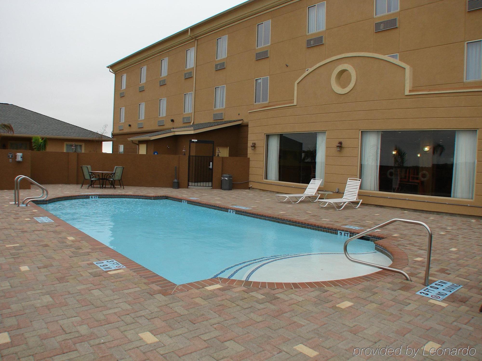 Holiday Inn Express Hotel & Suites Zapata By Ihg מראה חיצוני תמונה