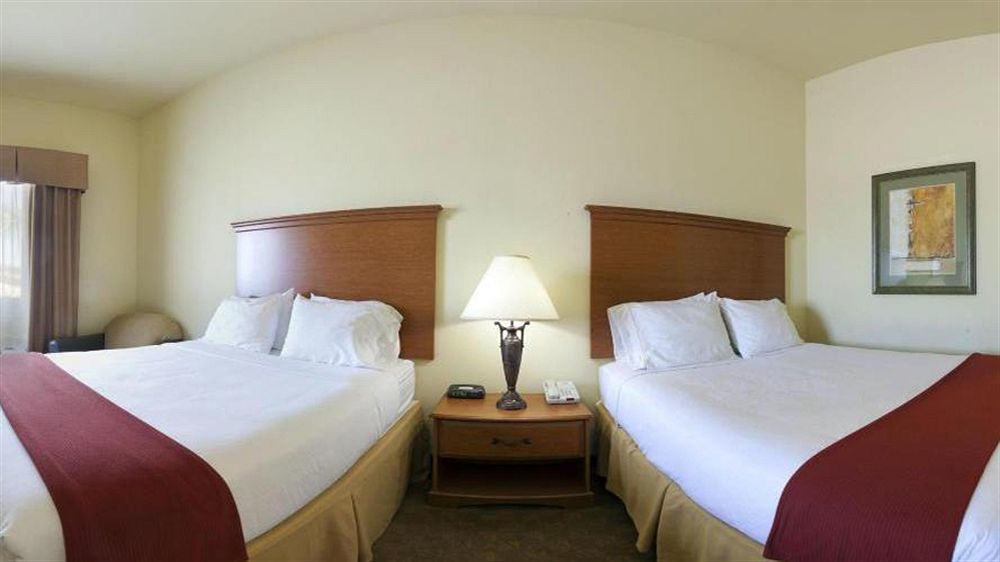 Holiday Inn Express Hotel & Suites Zapata By Ihg מראה חיצוני תמונה