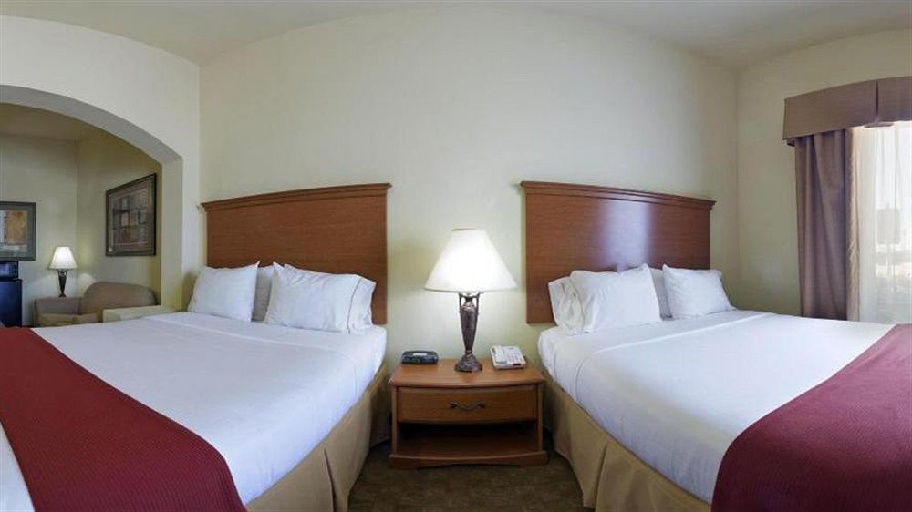 Holiday Inn Express Hotel & Suites Zapata By Ihg מראה חיצוני תמונה