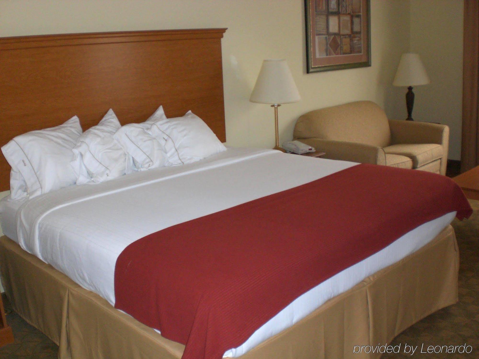 Holiday Inn Express Hotel & Suites Zapata By Ihg חדר תמונה